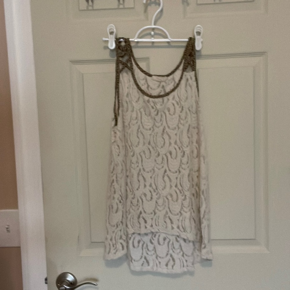 Cute Lace tank with leopard trim at top